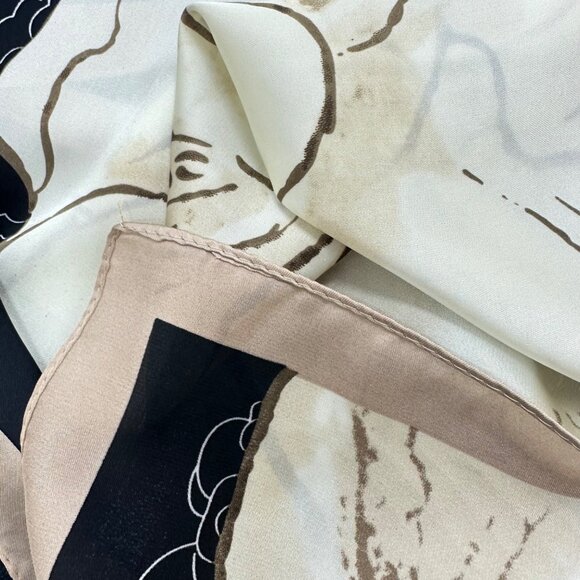 ✨New Elegant Bandana Square Silky Scarf Soft FLORAL BIG ROSE Black Brown Luxury✨ - Picture 4 of 7